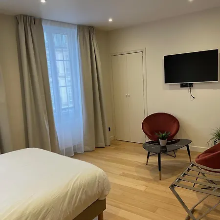 Les Du Faubourg Parigi